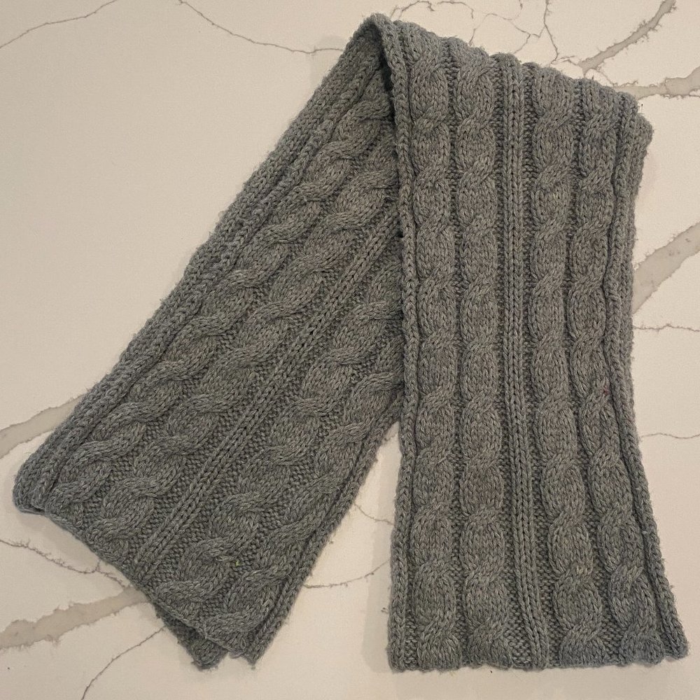 CABLE KNIT SCARF